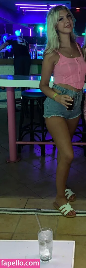 Paisley Duggan Onlyfans Photo Gallery 