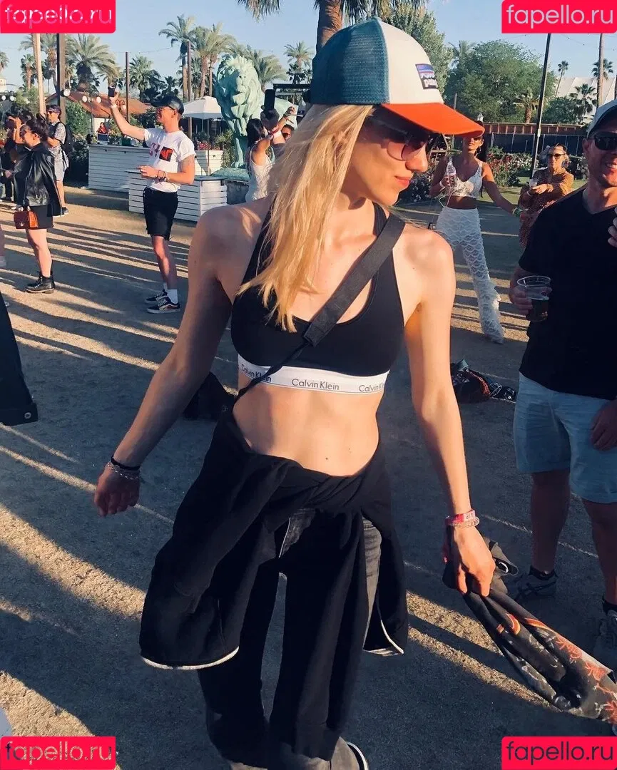 Larissa Marolt Onlyfans Photo Gallery 