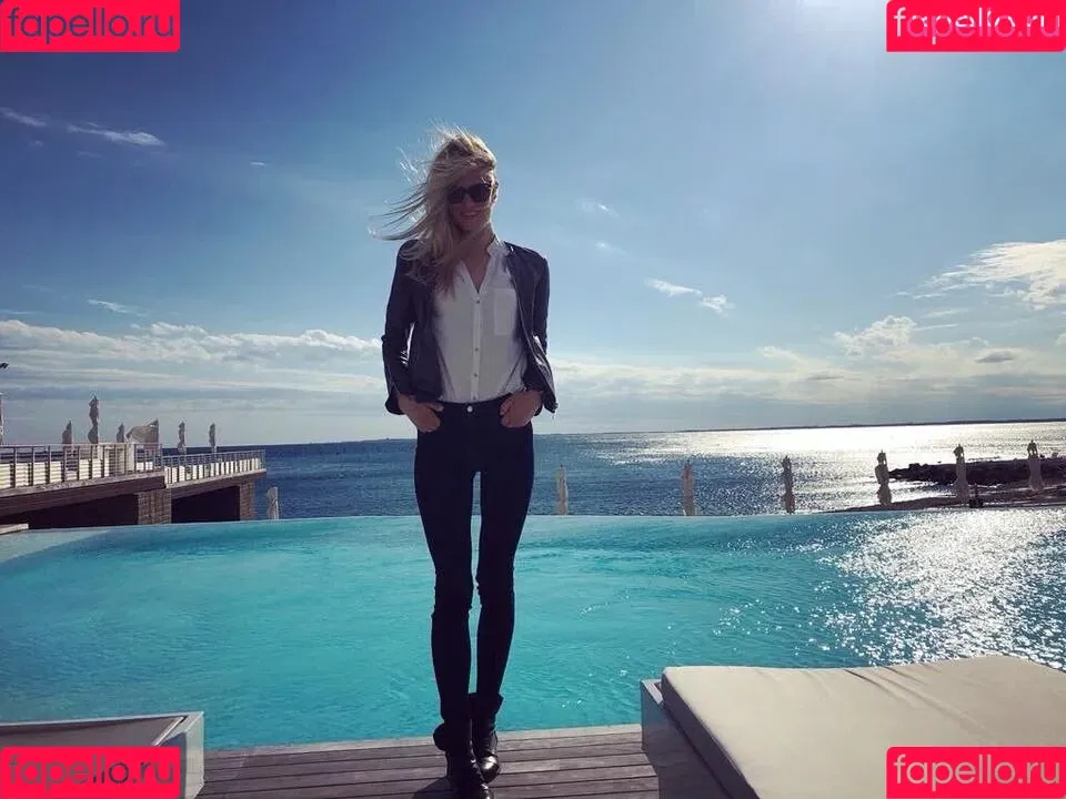 Larissa Marolt Onlyfans Photo Gallery 