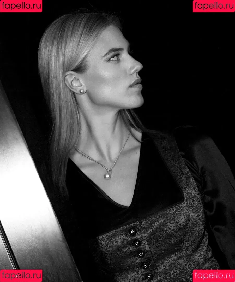 Larissa Marolt Onlyfans Photo Gallery 