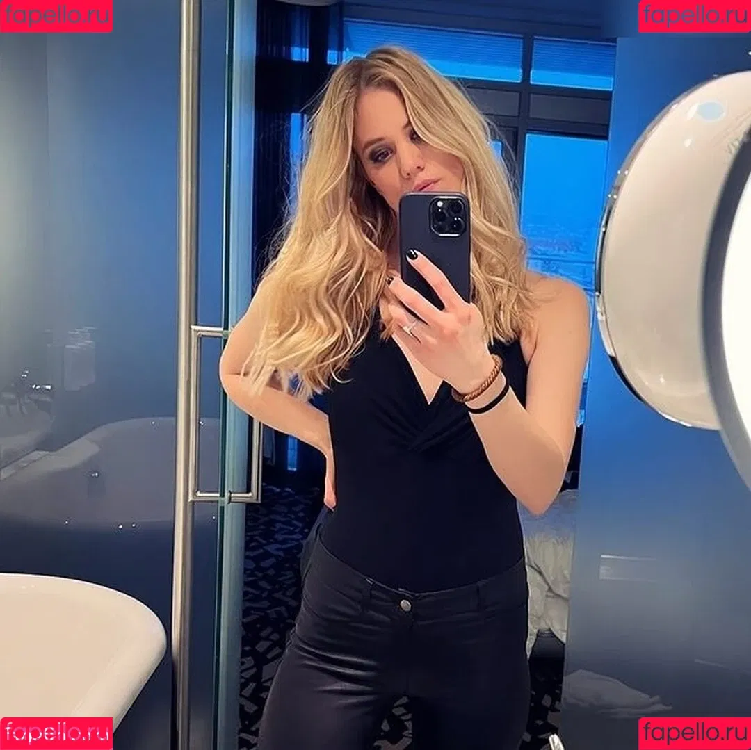Larissa Marolt Onlyfans Photo Gallery 