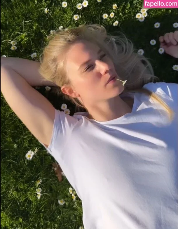 Larissa Marolt Onlyfans Photo Gallery 