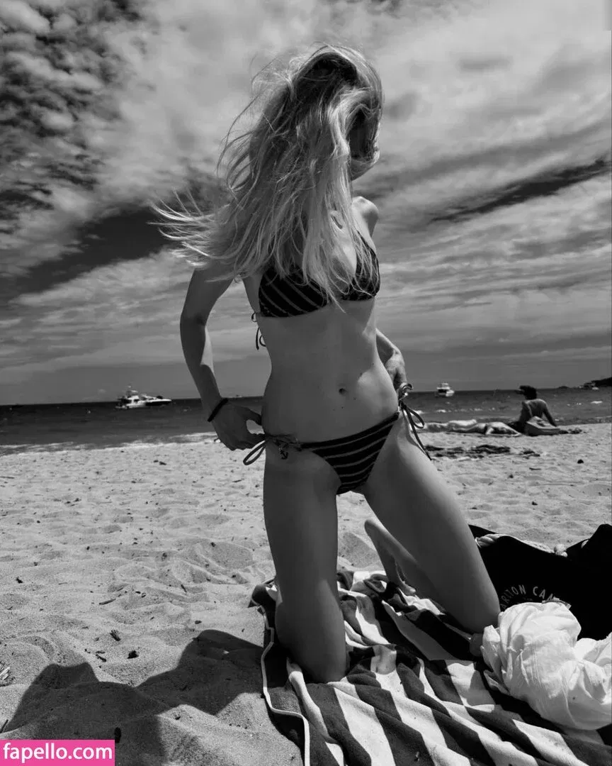 Larissa Marolt Onlyfans Photo Gallery 