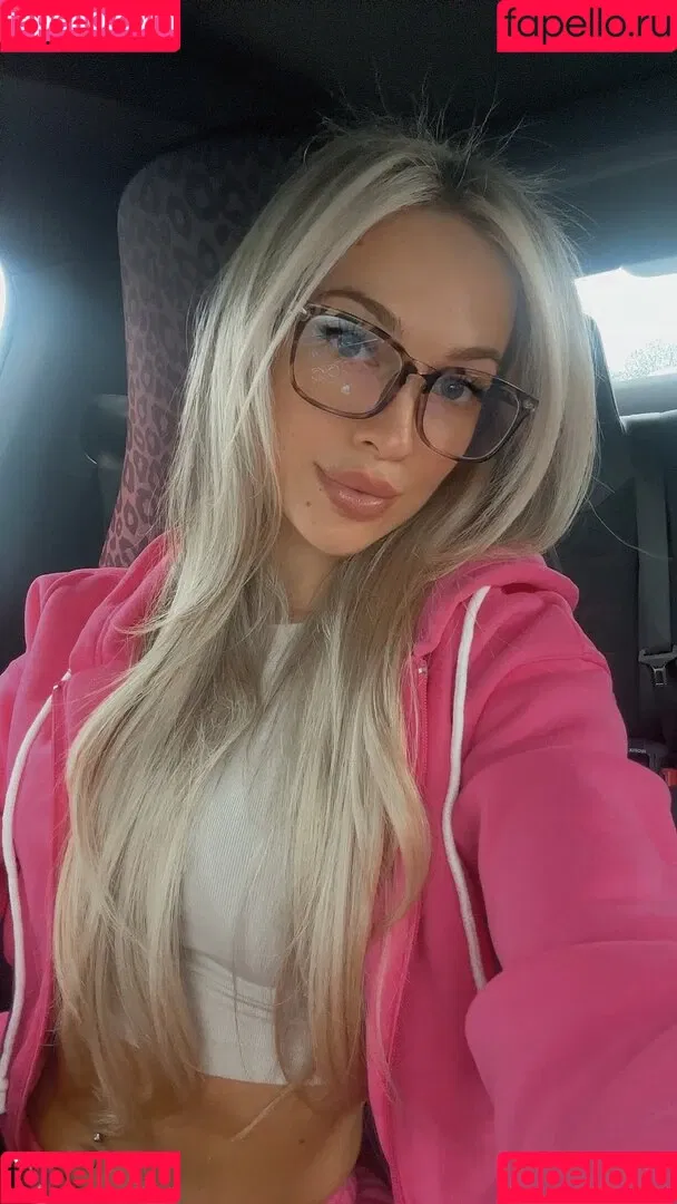 Karmen Petrovic Onlyfans Photo Gallery 
