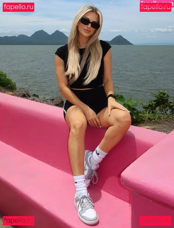 Karmen Petrovic Onlyfans Photo Gallery 