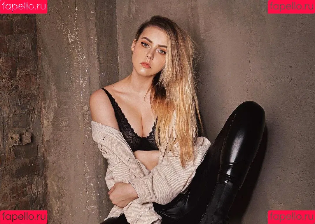 Alina Rin Onlyfans Photo Gallery 