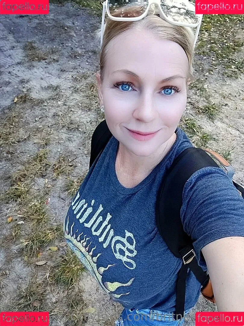 britneyathome Onlyfans Photo Gallery 