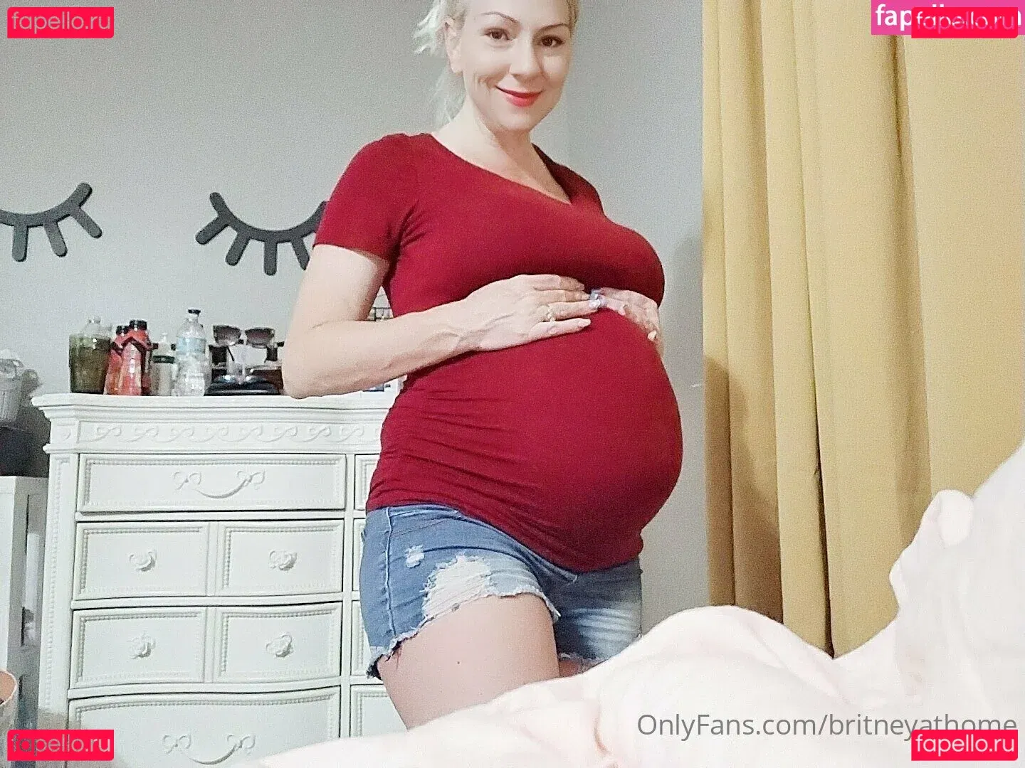 britneyathome Onlyfans Photo Gallery 