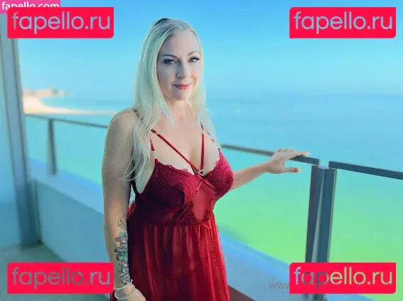 britneyathome Onlyfans Photo Gallery 