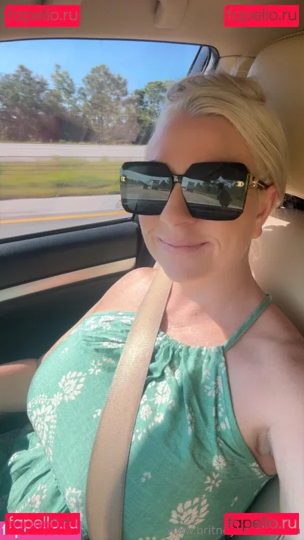 britneyathome Onlyfans Photo Gallery 