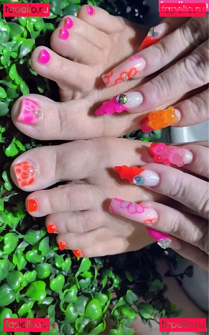 britneyathome Onlyfans Photo Gallery 