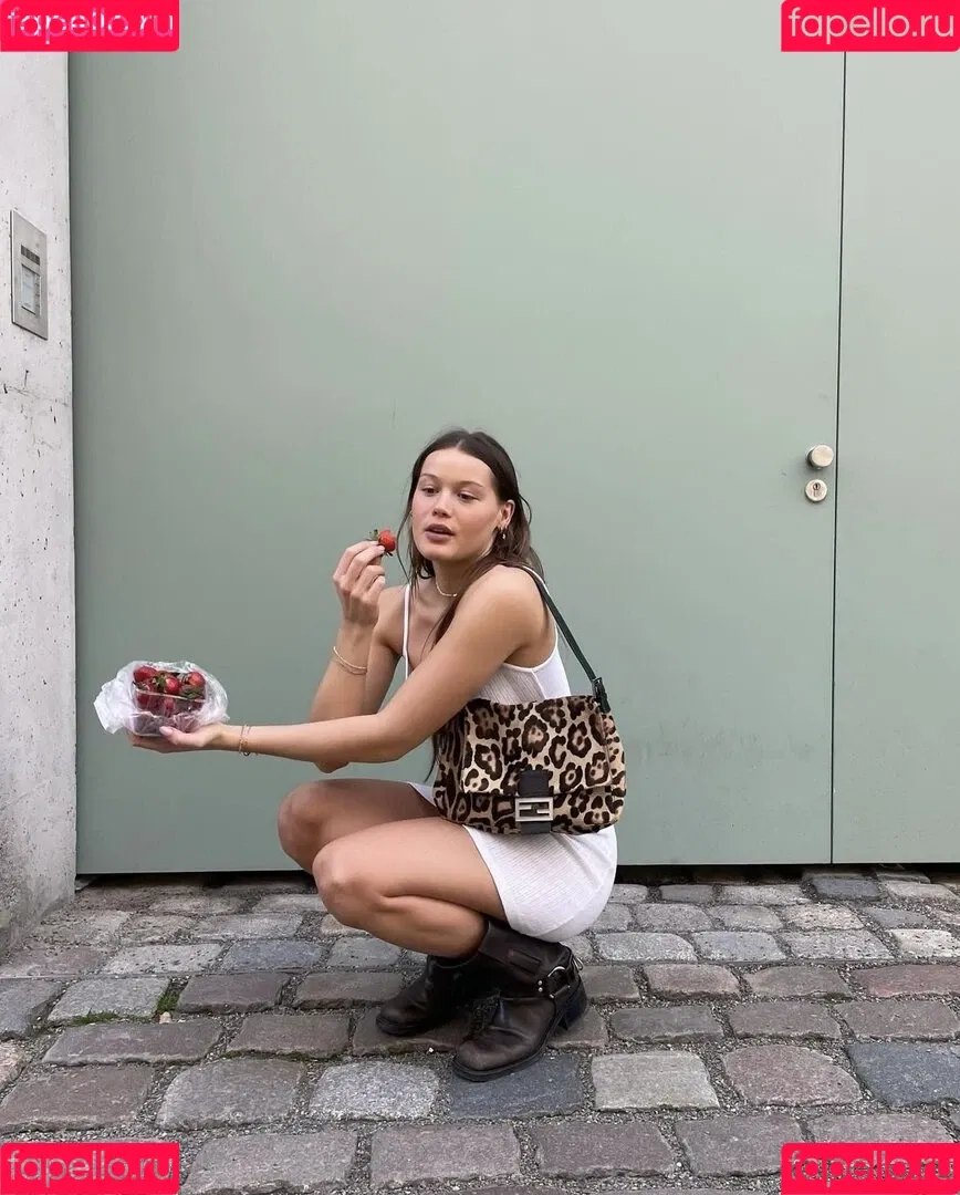 Karlotta Emilie Henke Onlyfans Photo Gallery 