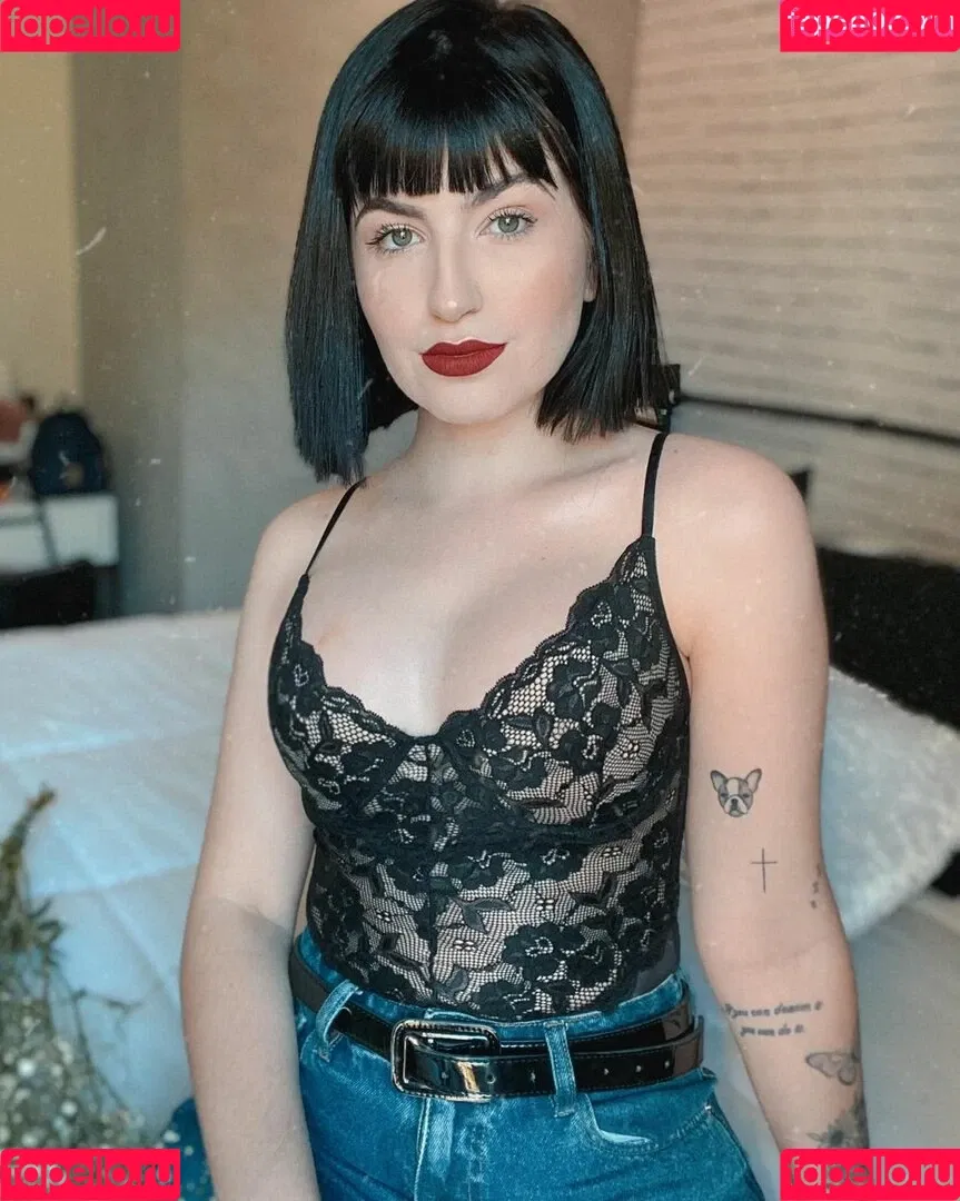 Bella Sant ASMR Onlyfans Photo Gallery 