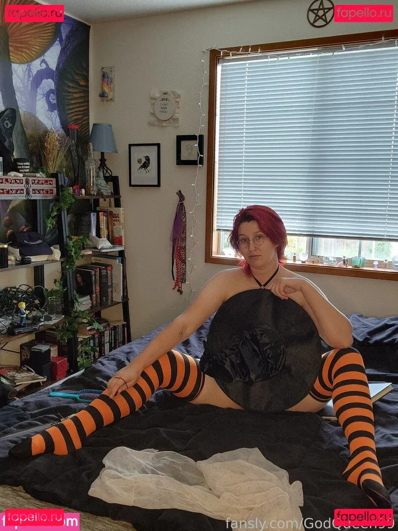 GodQueen99 Onlyfans Photo Gallery 
