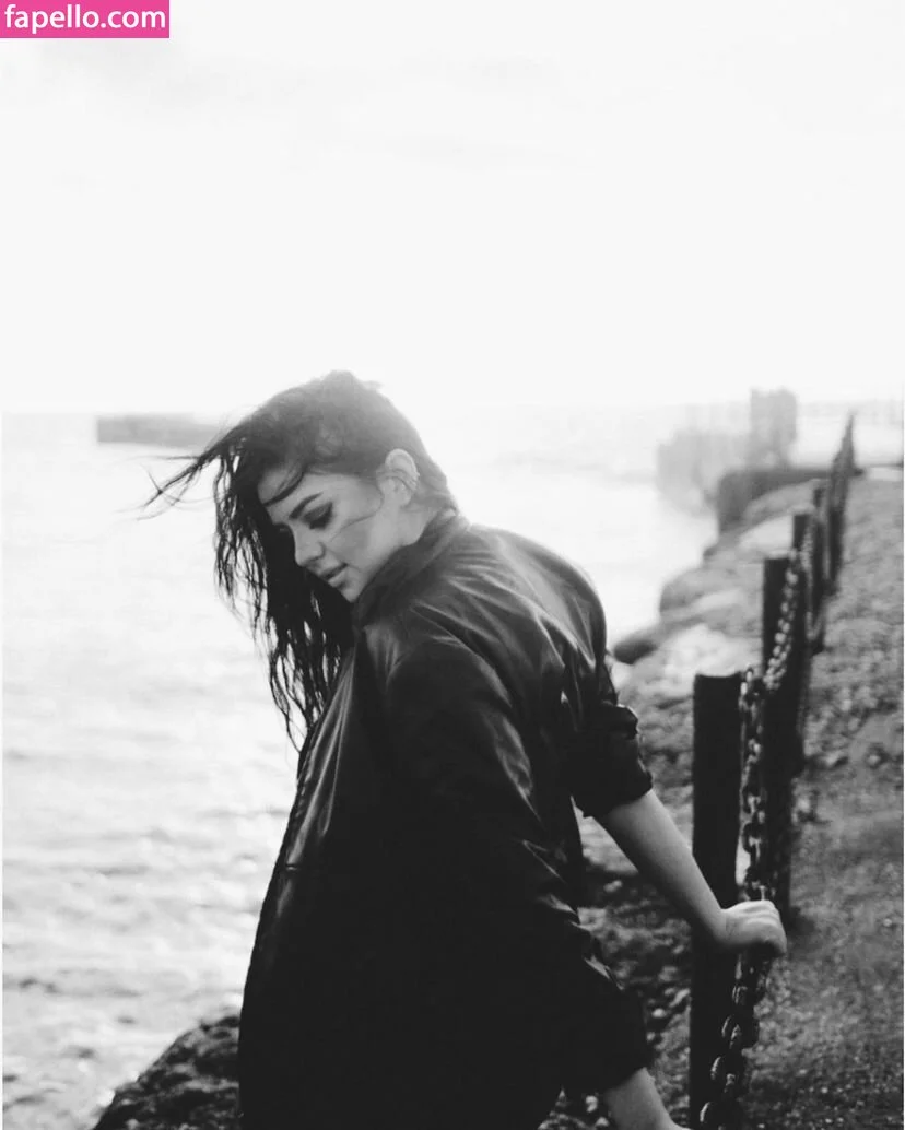 Emalia Genie Safia Onlyfans Photo Gallery 