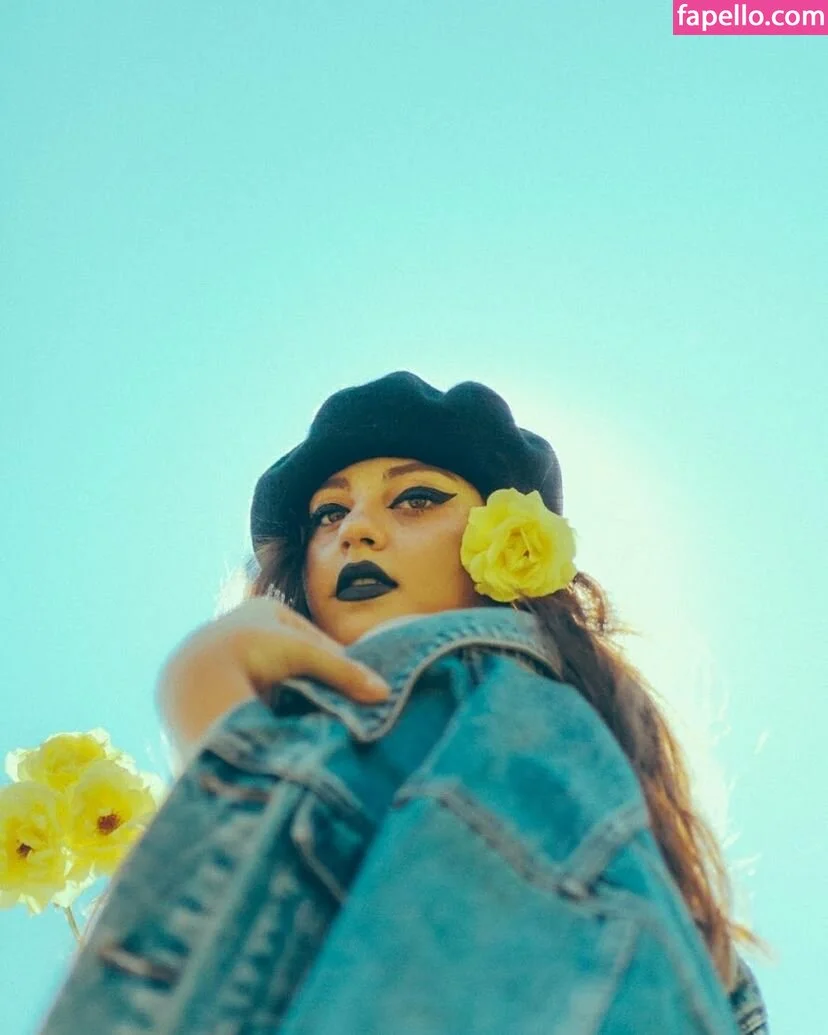 Emalia Genie Safia Onlyfans Photo Gallery 