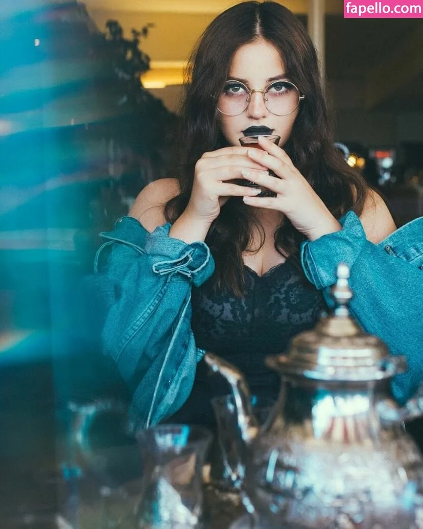 Emalia Genie Safia Onlyfans Photo Gallery 