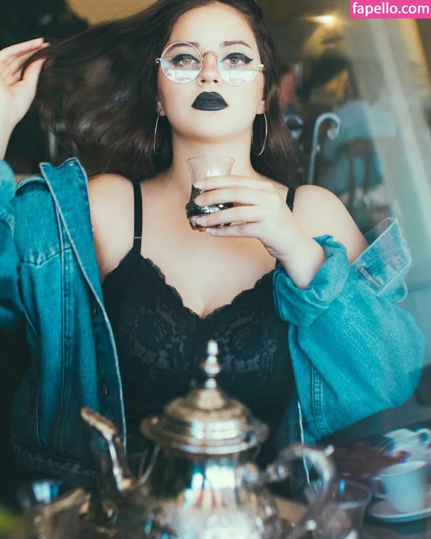 Emalia Genie Safia Onlyfans Photo Gallery 