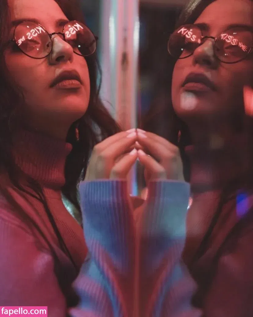 Emalia Genie Safia Onlyfans Photo Gallery 