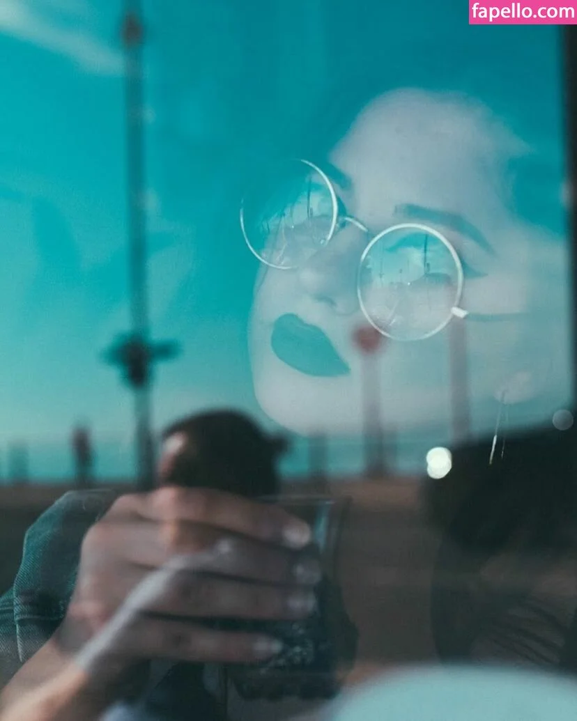 Emalia Genie Safia Onlyfans Photo Gallery 