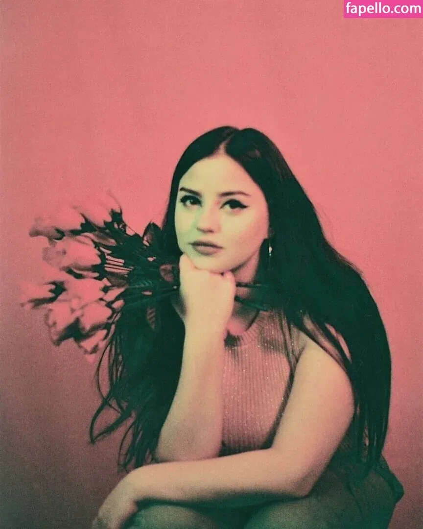 Emalia Genie Safia Onlyfans Photo Gallery 