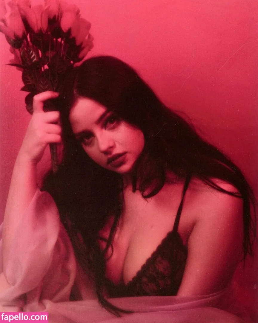 Emalia Genie Safia Onlyfans Photo Gallery 