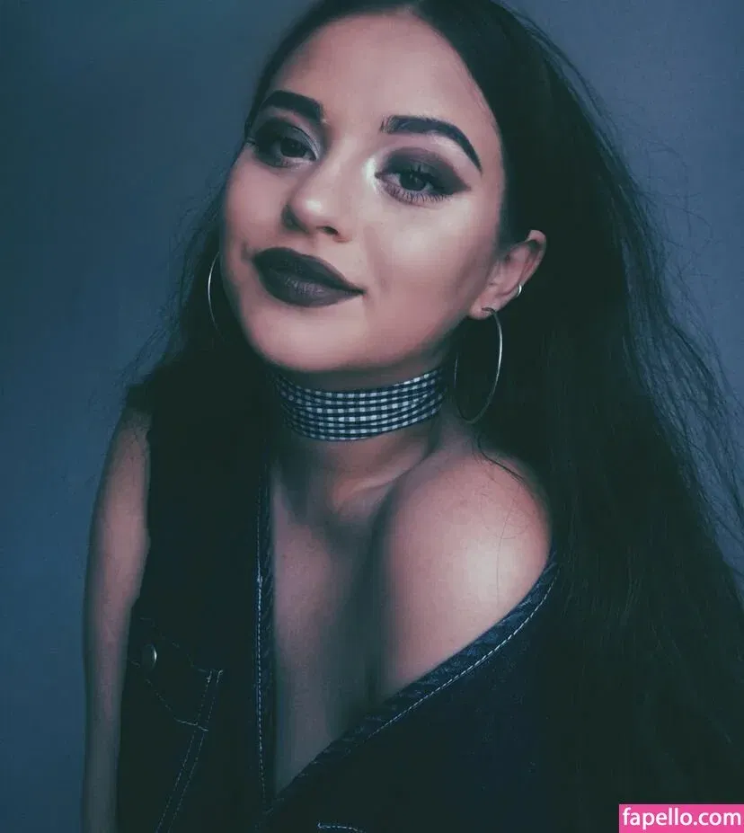 Emalia Genie Safia Onlyfans Photo Gallery 