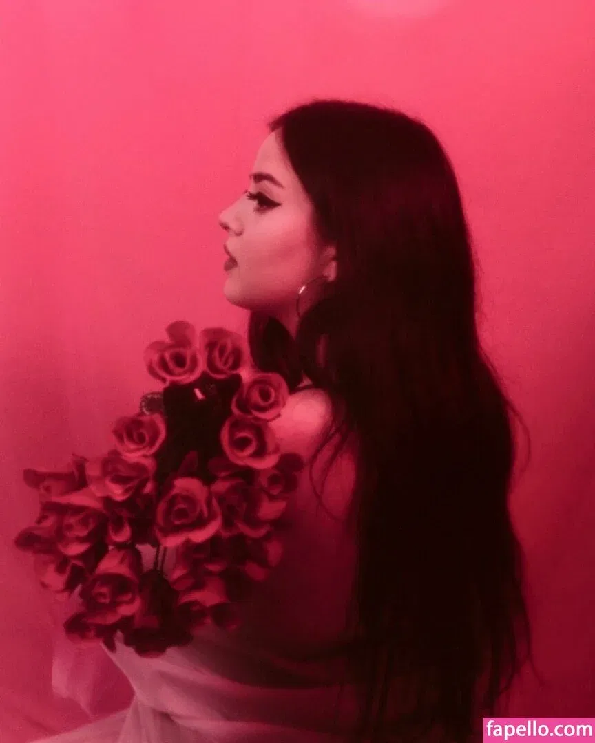 Emalia Genie Safia Onlyfans Photo Gallery 