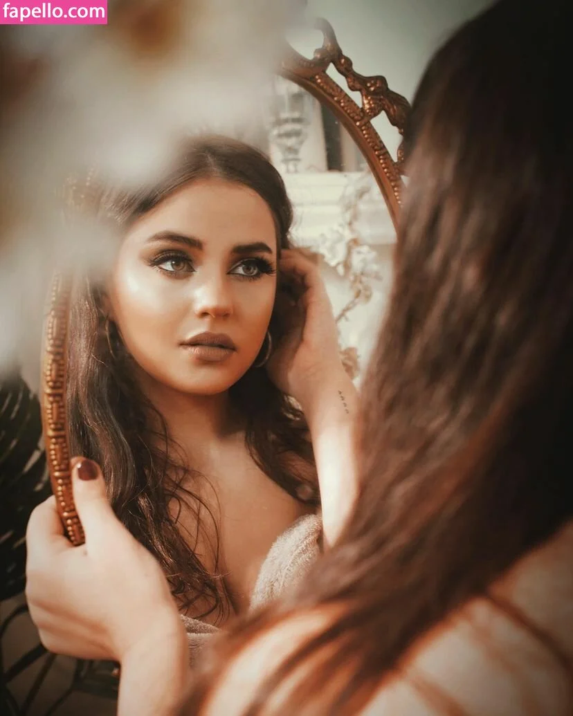 Emalia Genie Safia Onlyfans Photo Gallery 