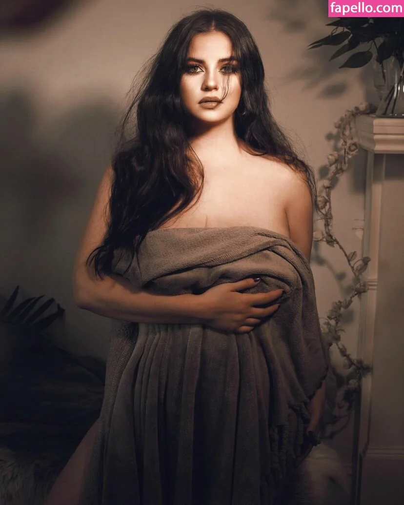 Emalia Genie Safia Onlyfans Photo Gallery 