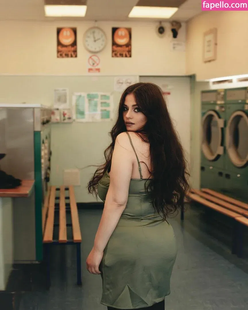 Emalia Genie Safia Onlyfans Photo Gallery 