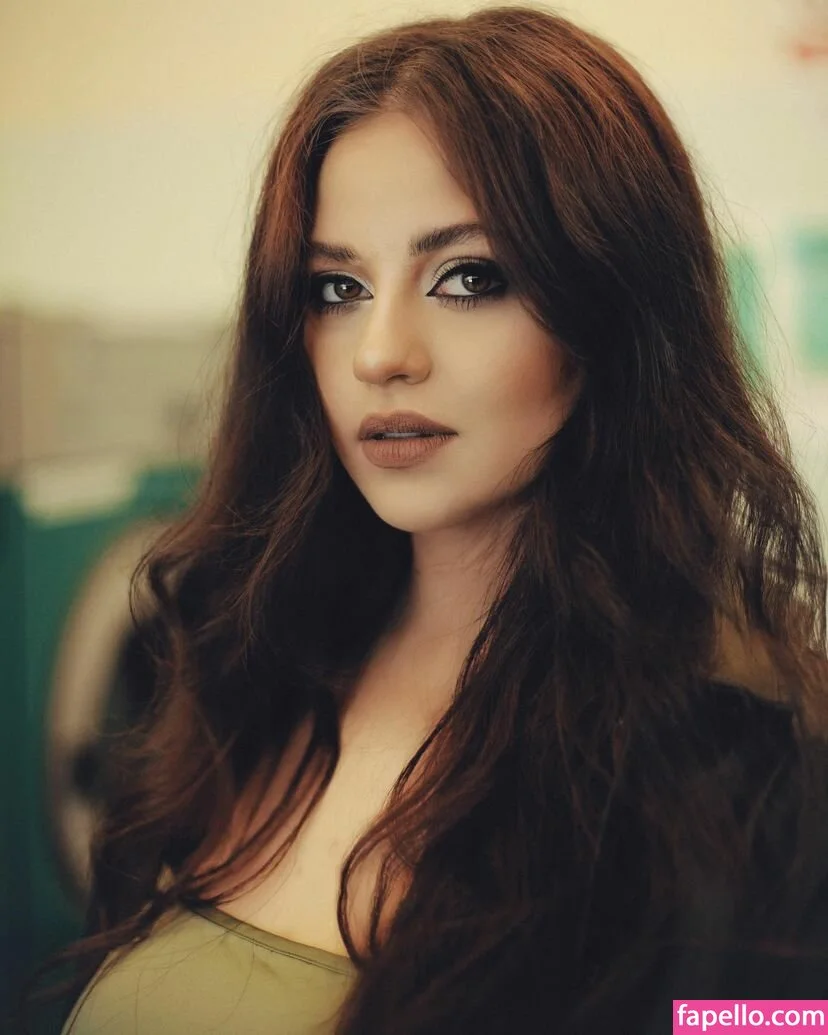 Emalia Genie Safia Onlyfans Photo Gallery 