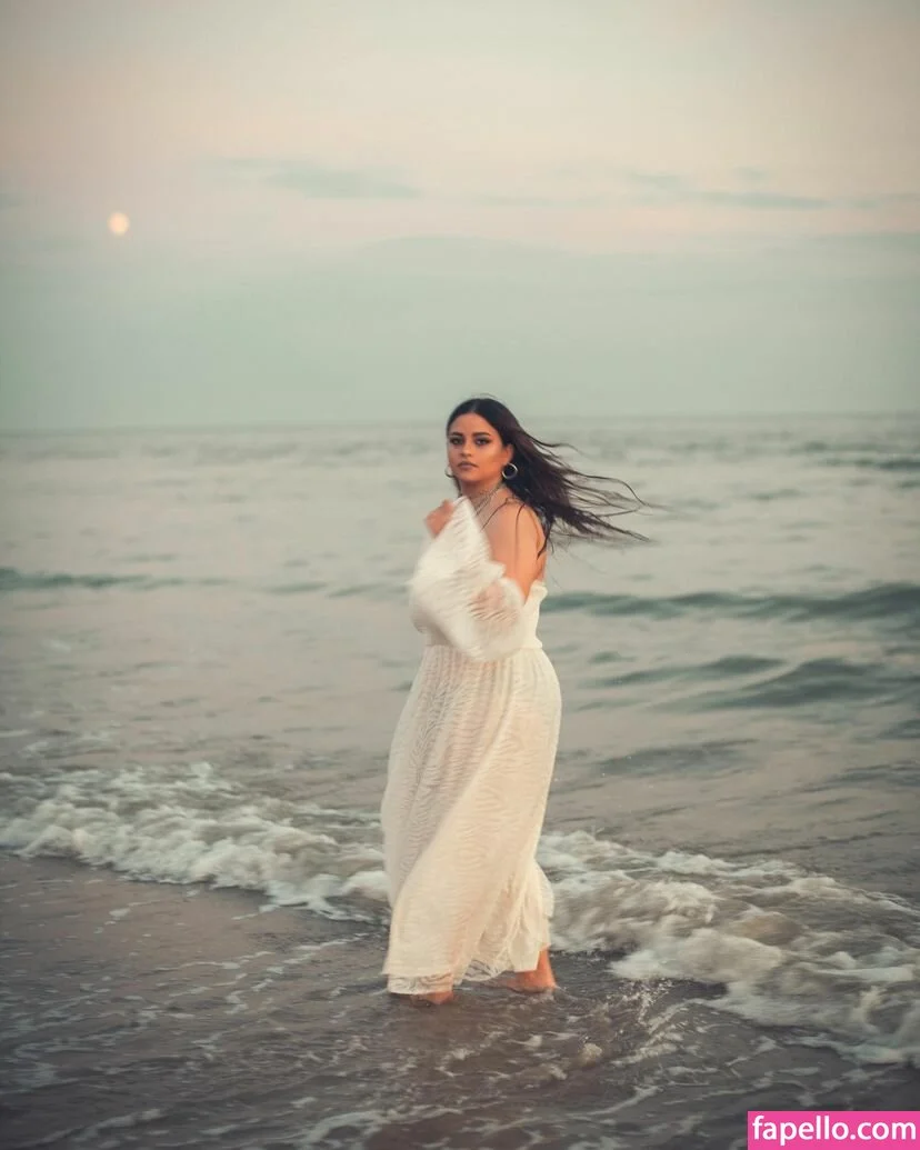 Emalia Genie Safia Onlyfans Photo Gallery 