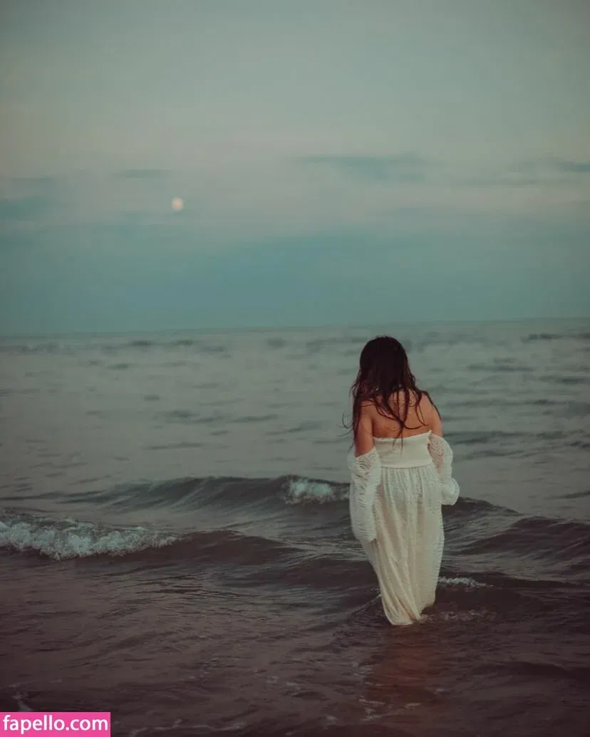 Emalia Genie Safia Onlyfans Photo Gallery 