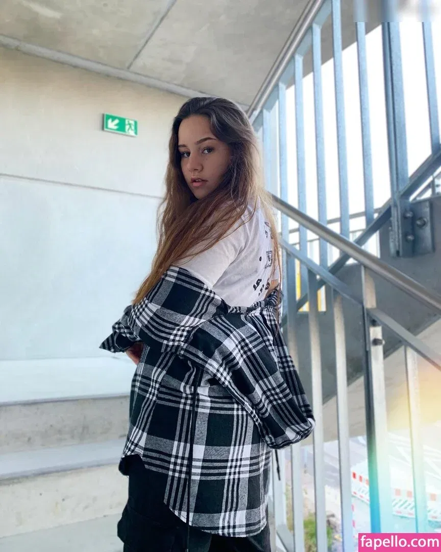 ASMR Marlife Onlyfans Photo Gallery 