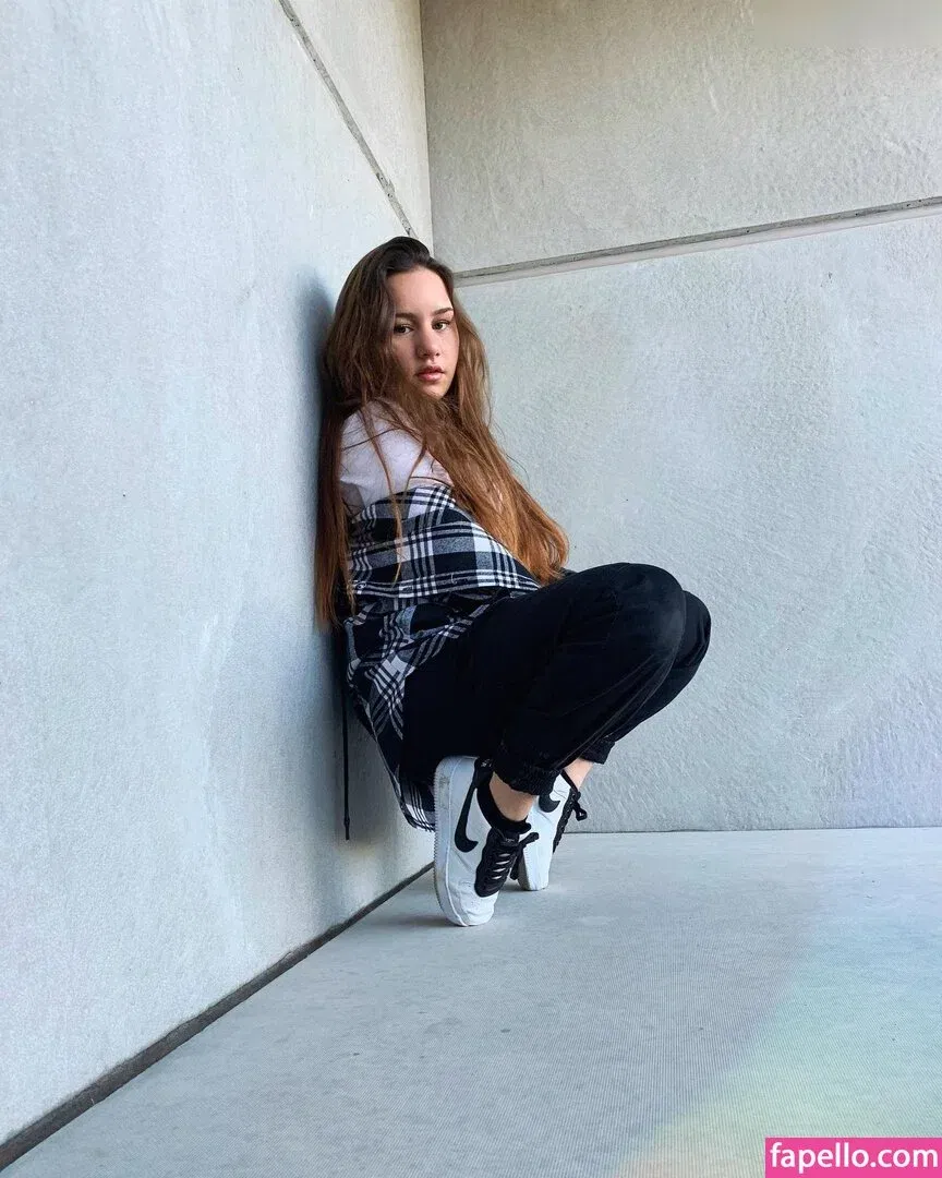 ASMR Marlife Onlyfans Photo Gallery 