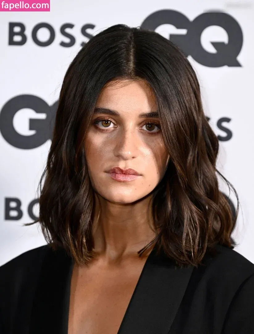 Anya Chalotra Onlyfans Photo Gallery 