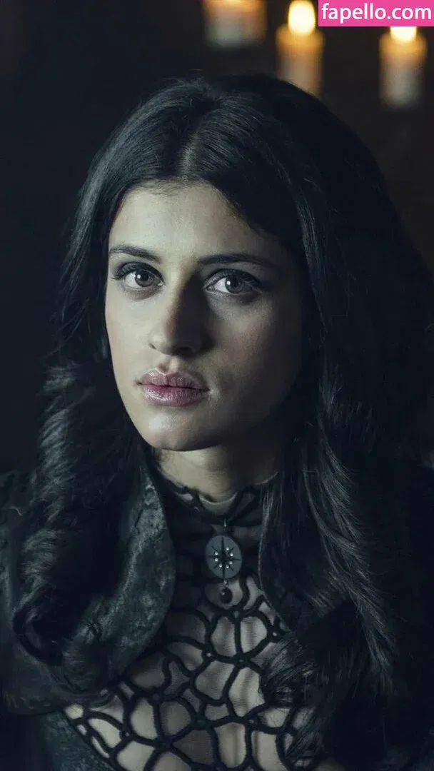 Anya Chalotra Onlyfans Photo Gallery 