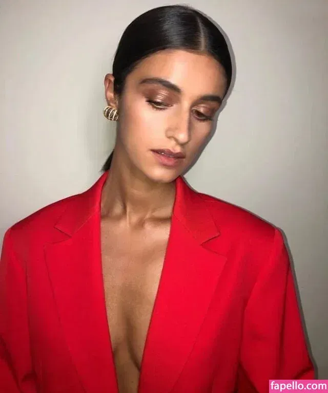 Anya Chalotra Onlyfans Photo Gallery 