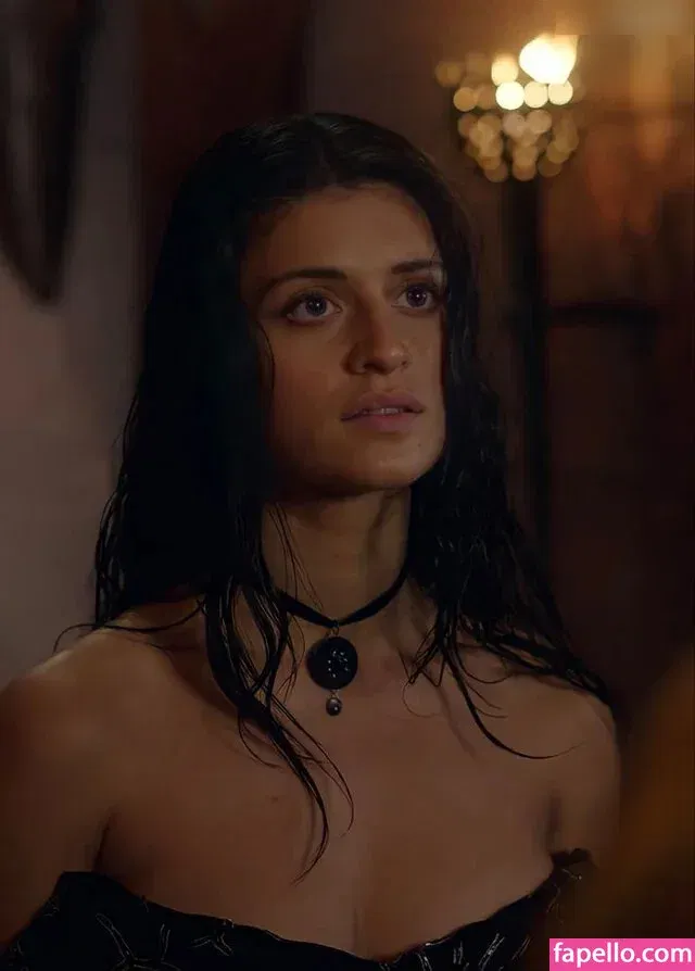 Anya Chalotra Onlyfans Photo Gallery 