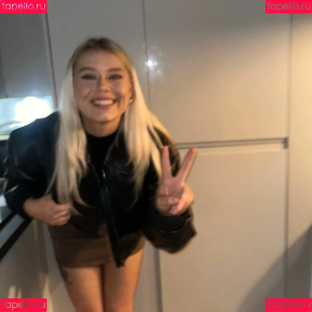 Sarah Anne Hooper Onlyfans Photo Gallery 