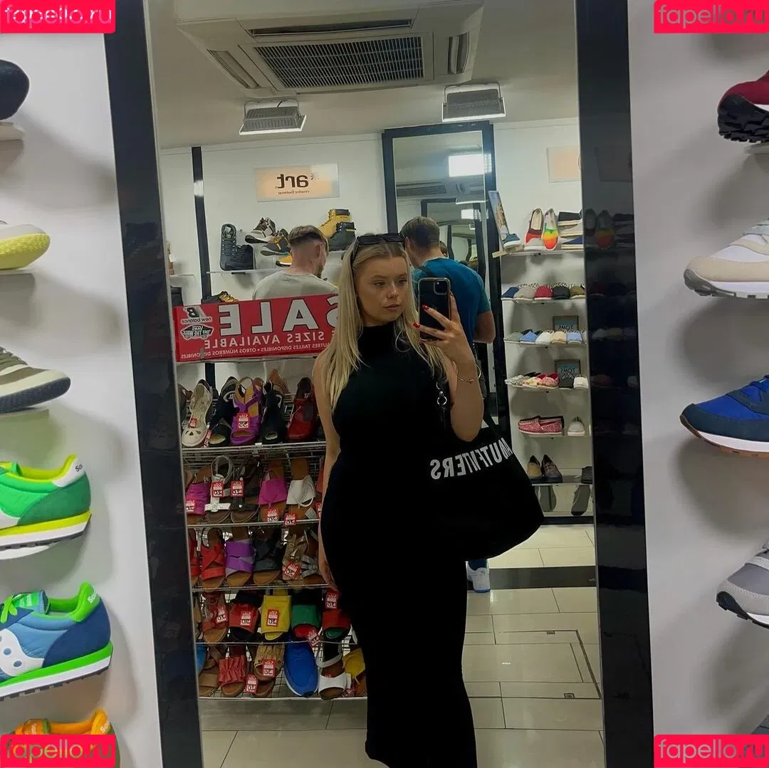 Sarah Anne Hooper Onlyfans Photo Gallery 