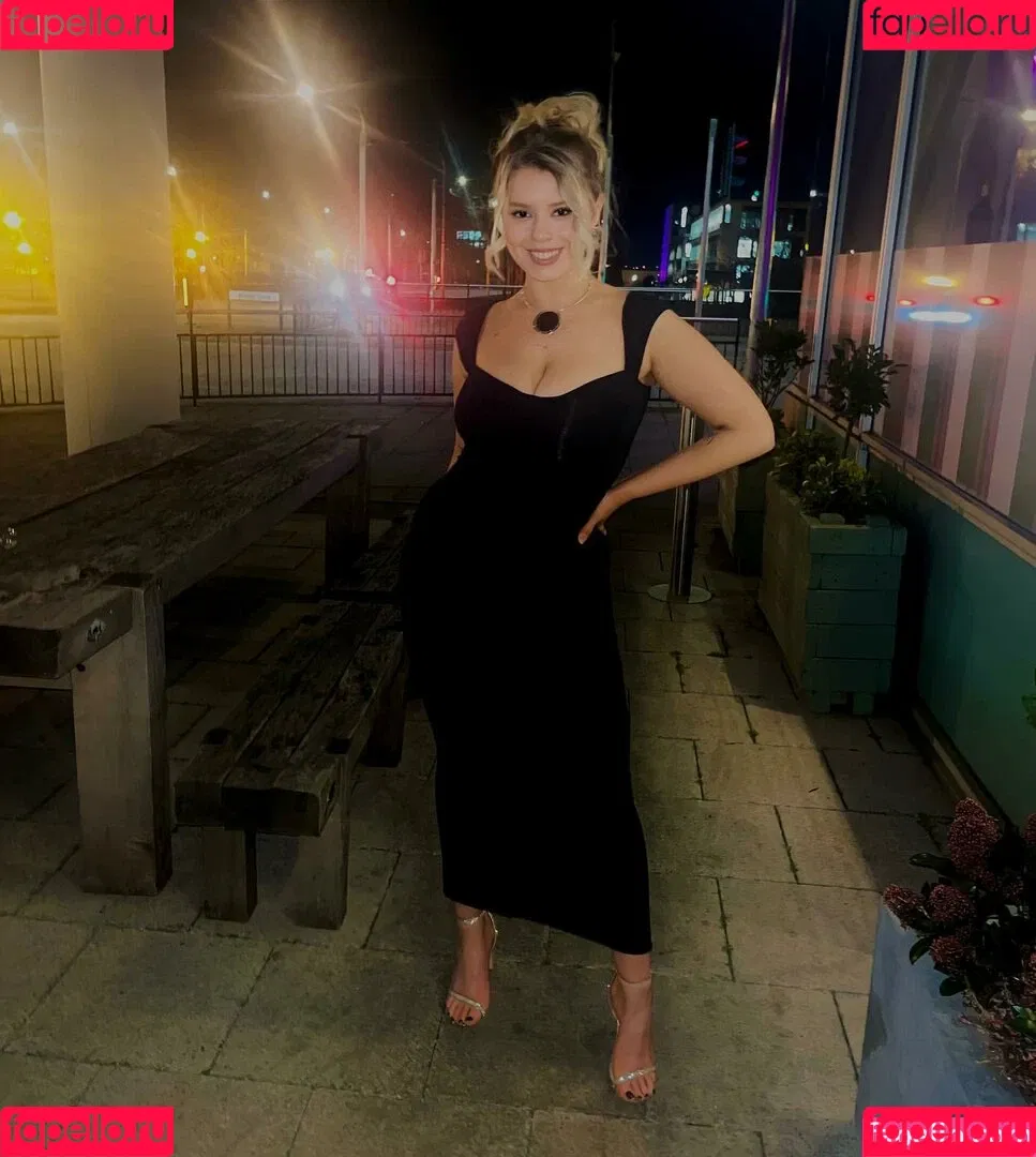 Sarah Anne Hooper Onlyfans Photo Gallery 