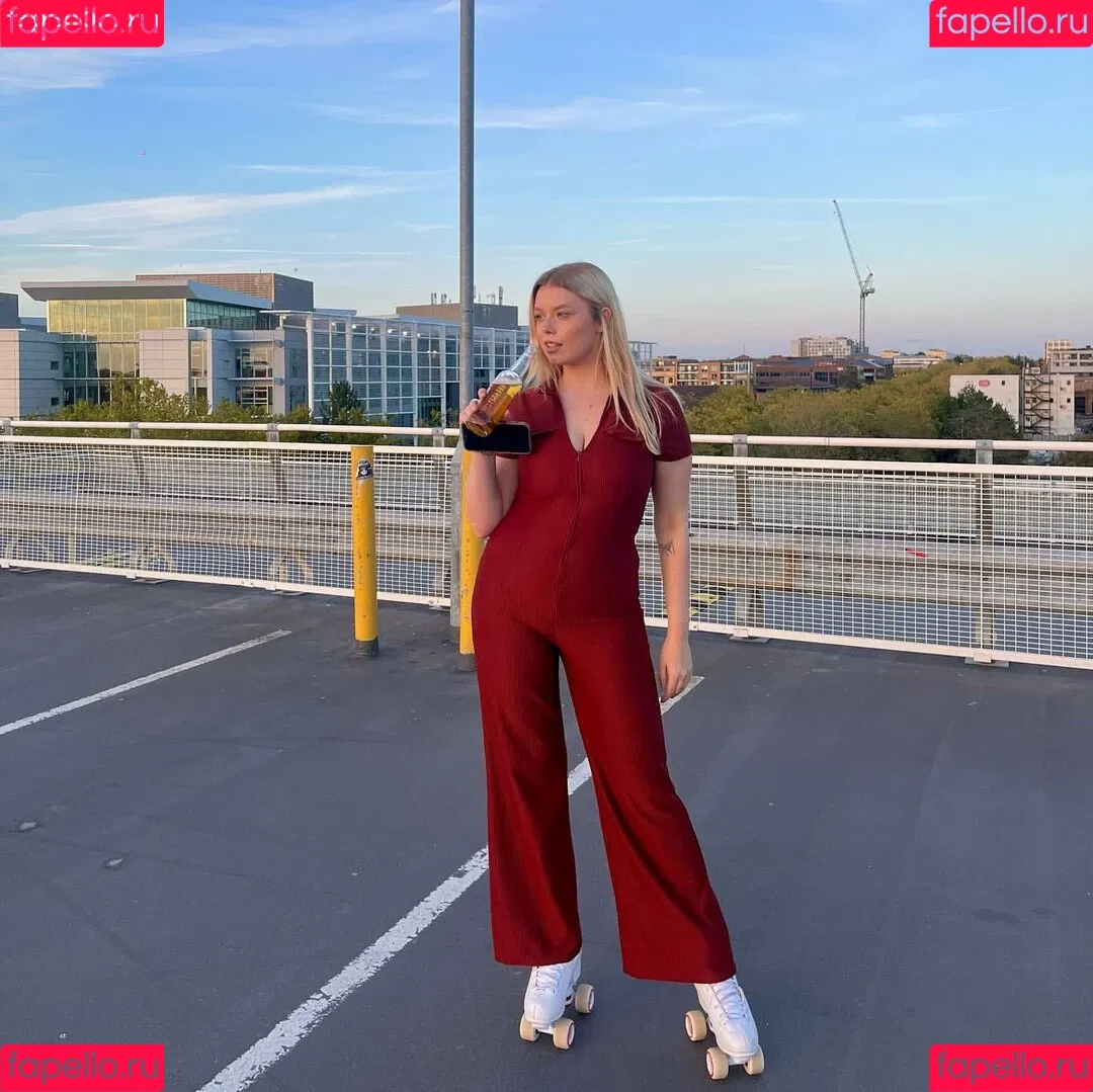 Sarah Anne Hooper Onlyfans Photo Gallery 
