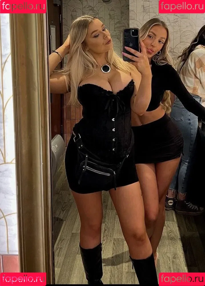Sarah Anne Hooper Onlyfans Photo Gallery 