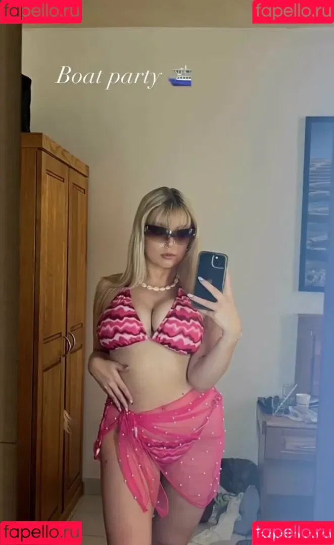 Sarah Anne Hooper Onlyfans Photo Gallery 