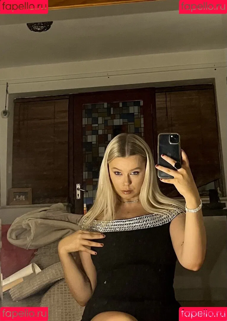 Sarah Anne Hooper Onlyfans Photo Gallery 