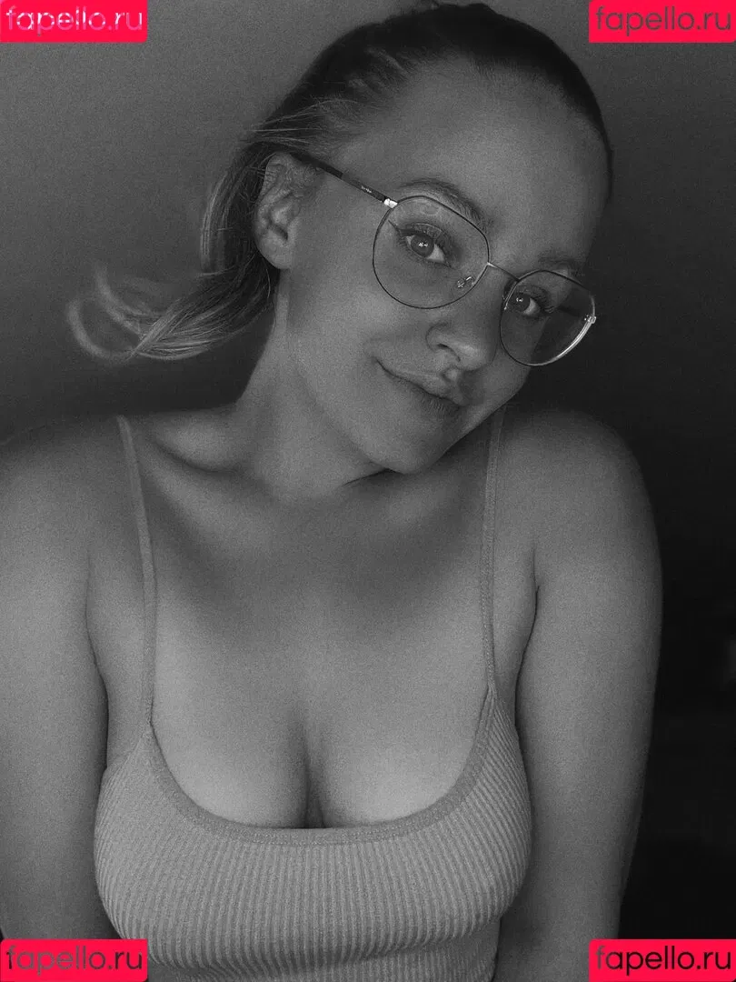 Lina-Klein Onlyfans Photo Gallery 