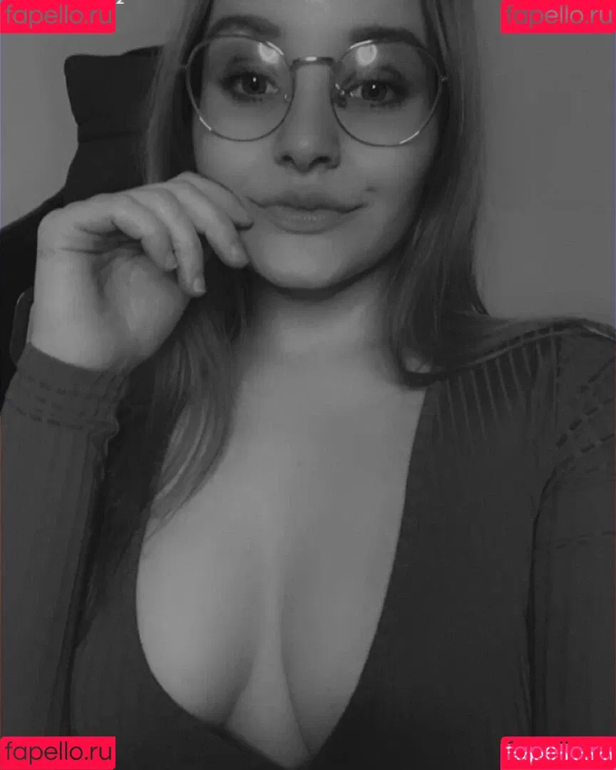 Lina-Klein Onlyfans Photo Gallery 