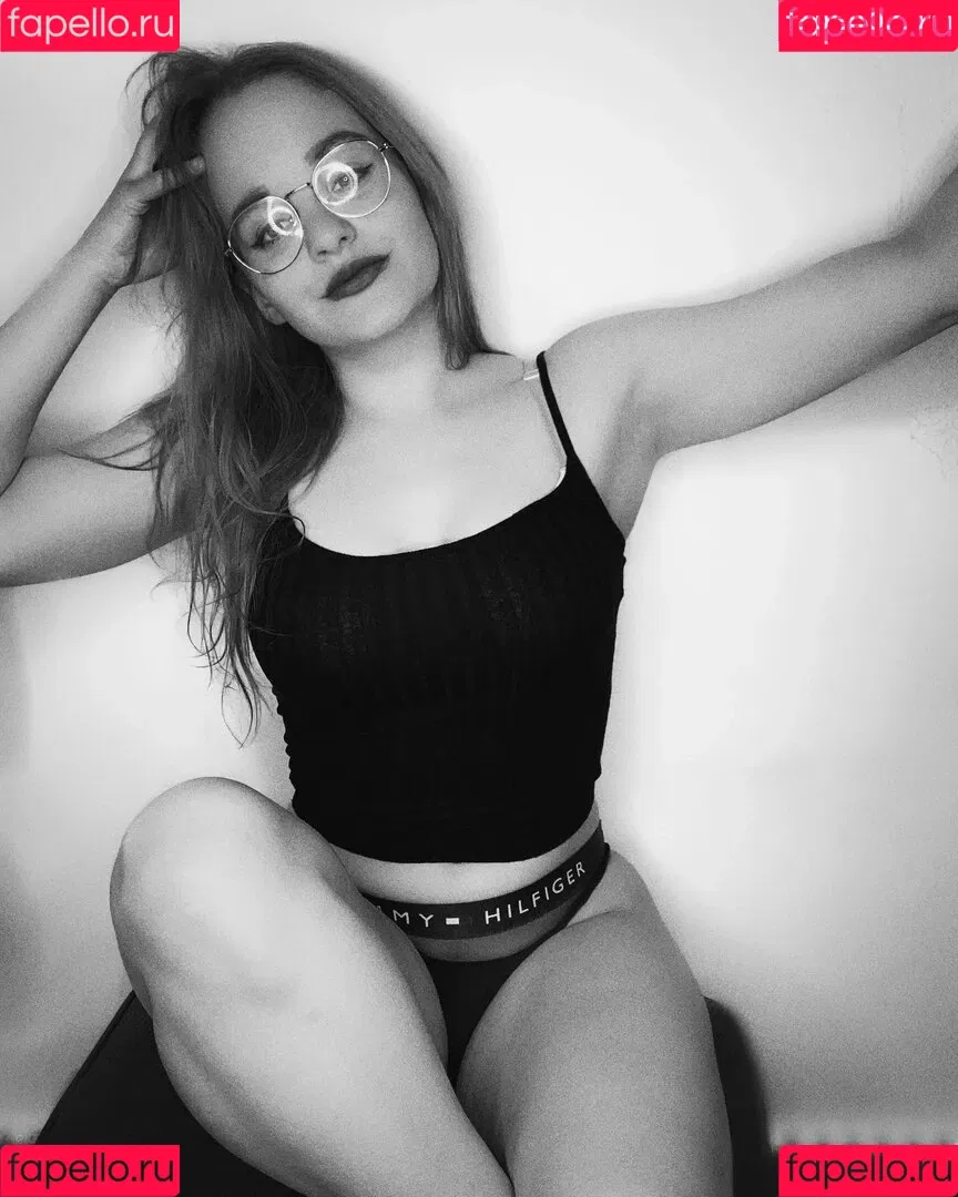 Lina-Klein Onlyfans Photo Gallery 